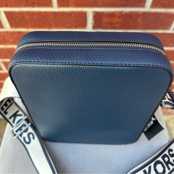 Michael Kors Men's Unisex Cooper Flight Bag Crossbody Travel Bag - Picture 11 of 13